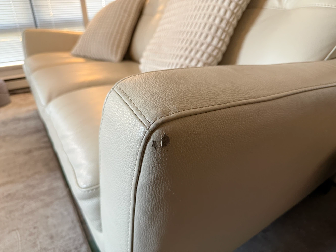 Natuzzi White Leather Sofa - photo 3