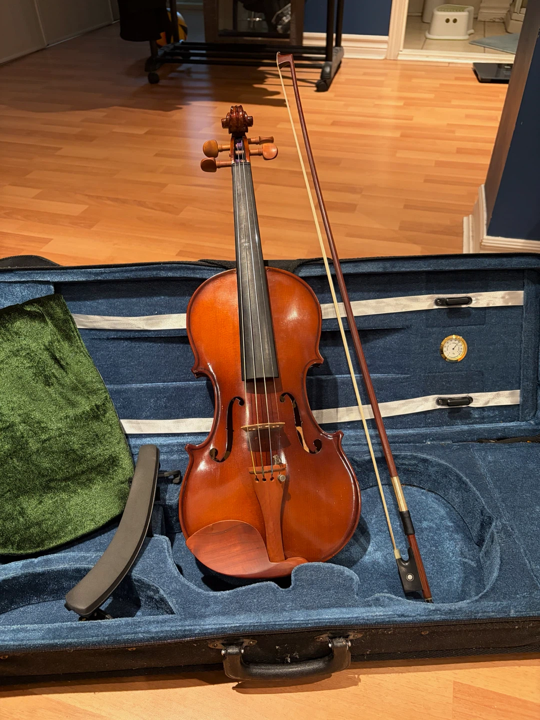 Bernardo Violin with Case and Bow