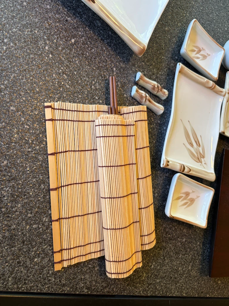 Sushi Making Set with Bamboo Mat and Plates - photo 4