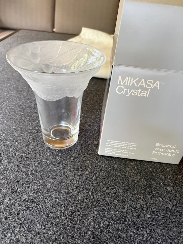 Mikasa Crystal Bountiful Vase Jubilee RC149/501