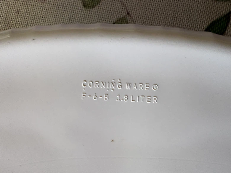 CorningWare Divided Dish with Lid - photo 2