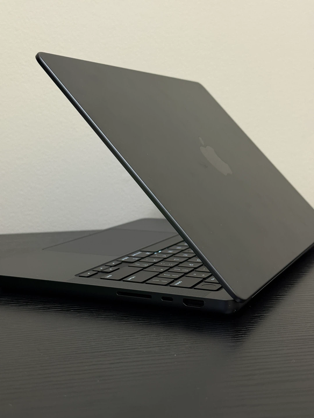 MacBook Pro 14-inch 2024 M4 16GB RAM 512GB SSD - Screen Issue - photo 5