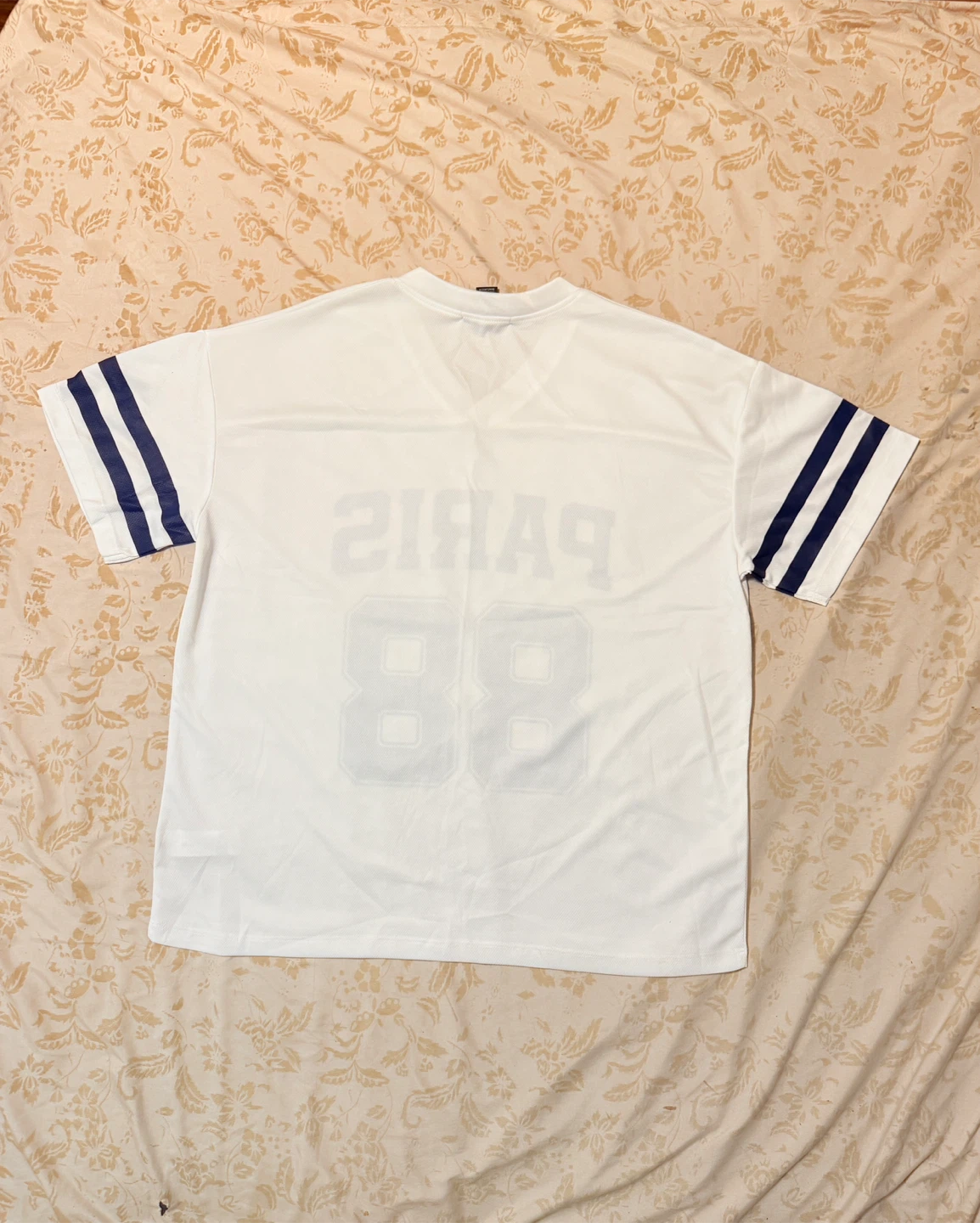 Forever 21 Graphic T-Shirt - Size M - photo 2