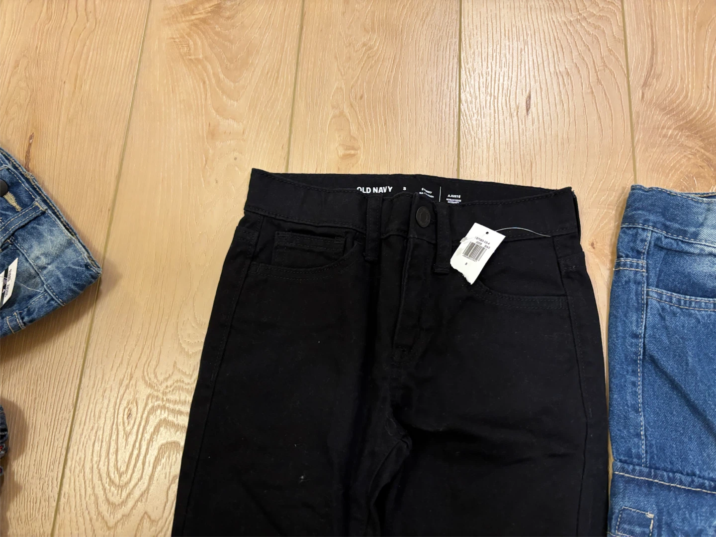 Old Navy Boys Black Pants & 2 Pairs of Jeans - photo 3