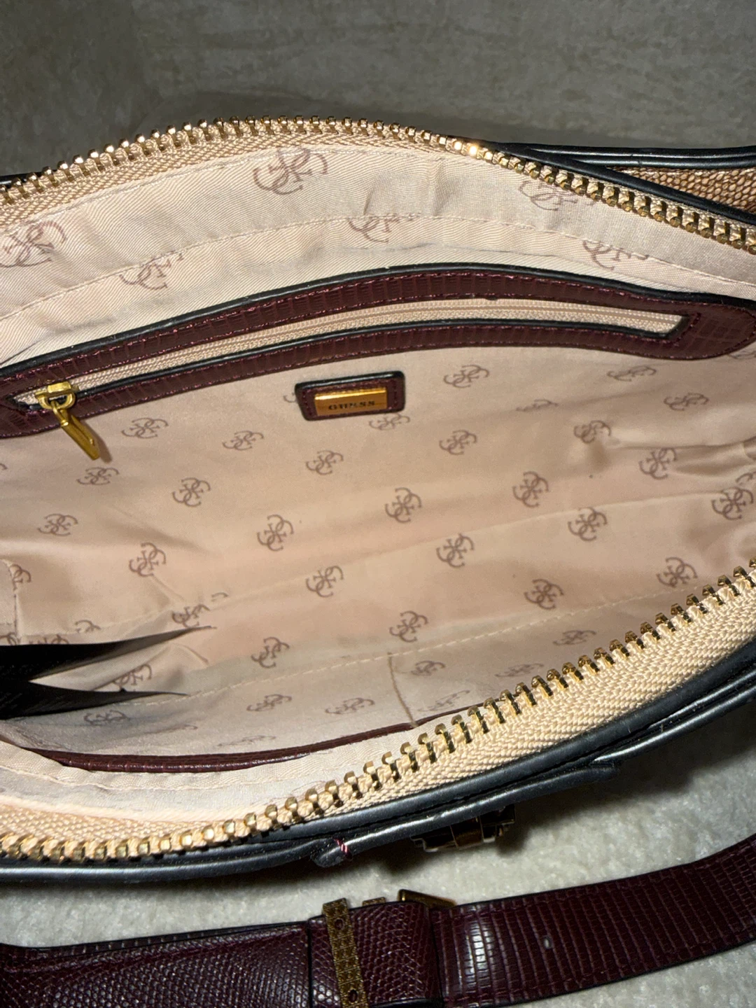 Guess Satchel Handbag - photo 4