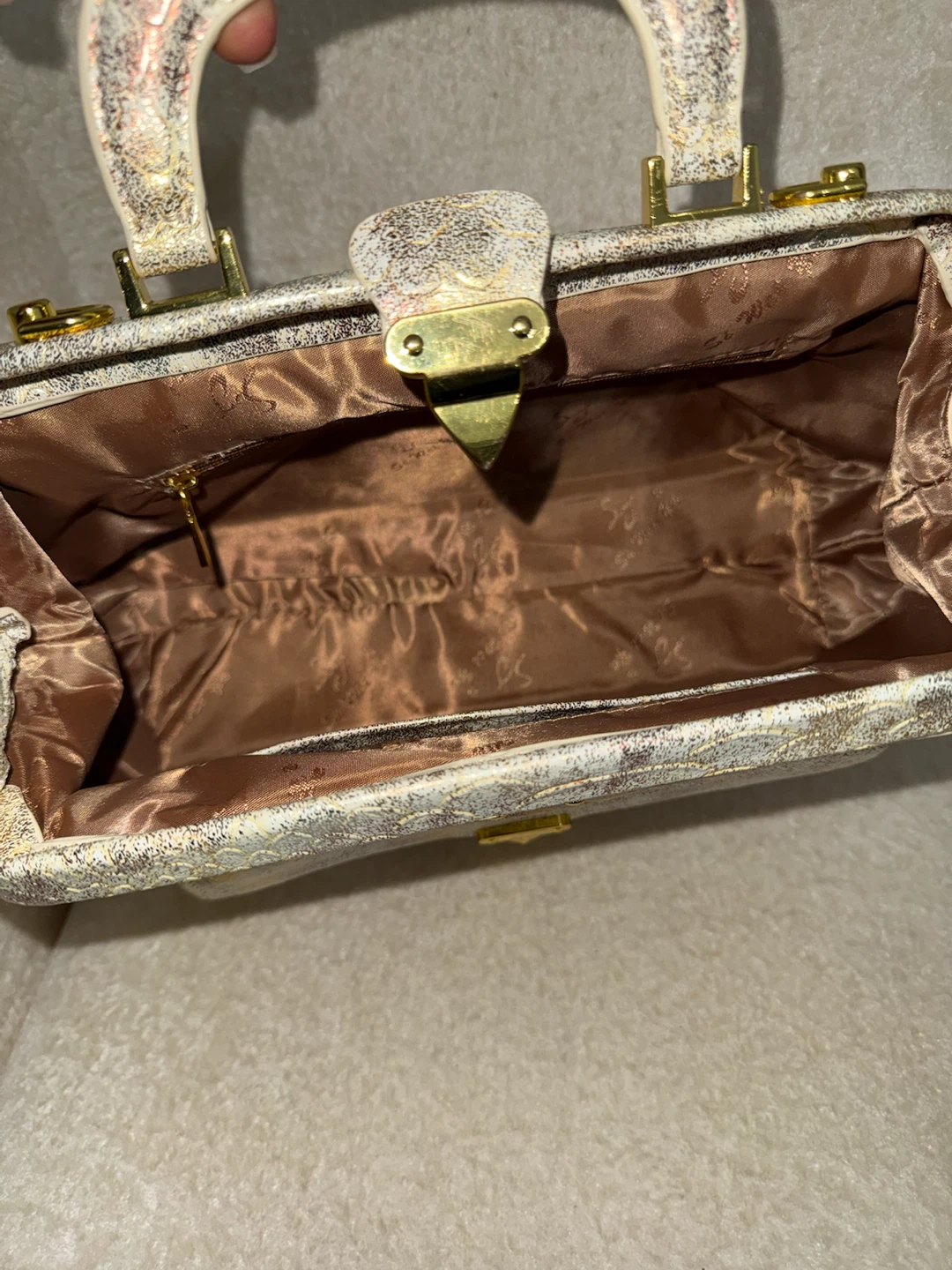 Unique Vintage Style Handbag. So beautiful - photo 3
