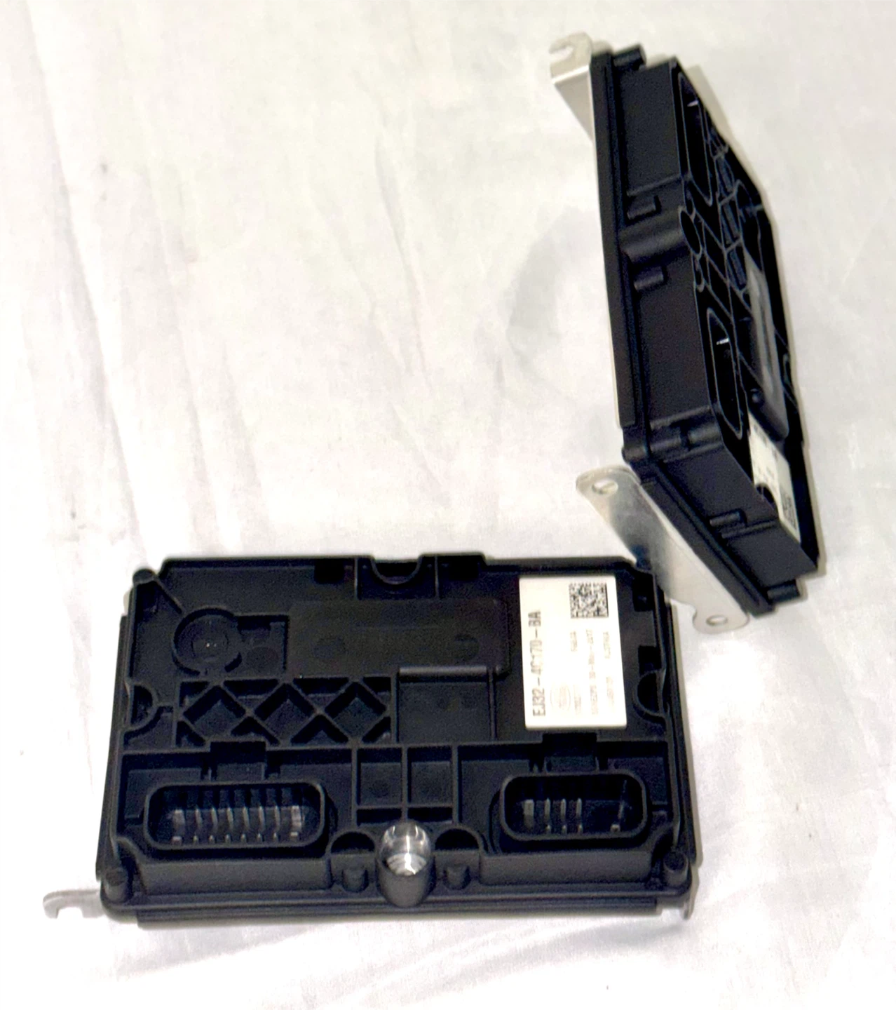 Land Rover Evoque Diff Control Module EJ32-4C170-BA Used - photo 3