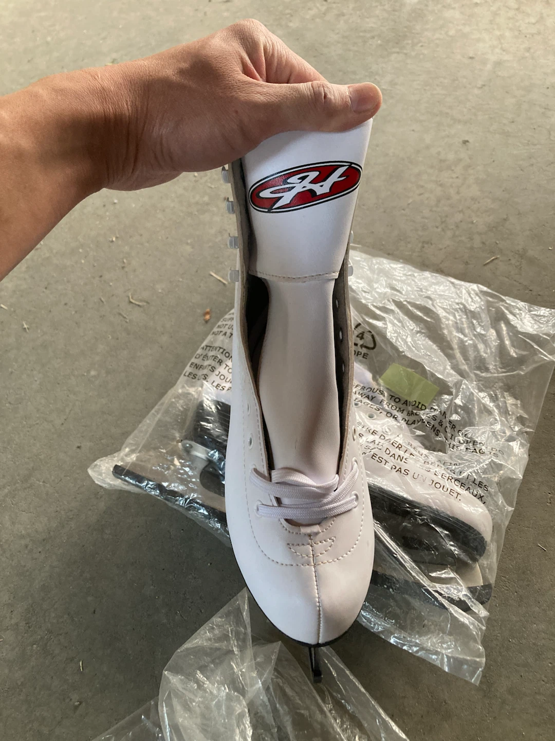 Hespeler Women's Figure Skates (US 7) - photo 4
