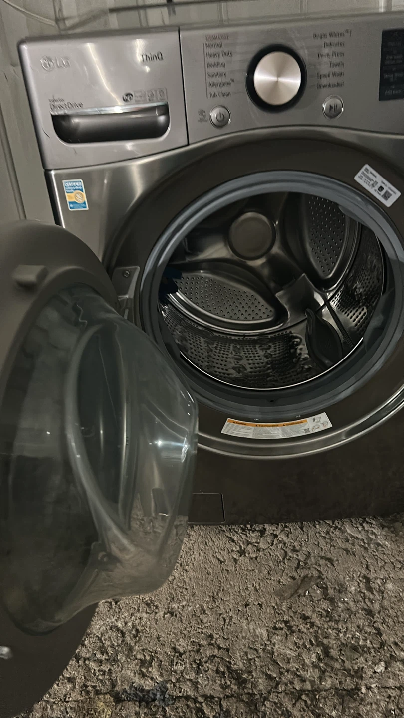 LG Front Load Washing Machine - photo 4