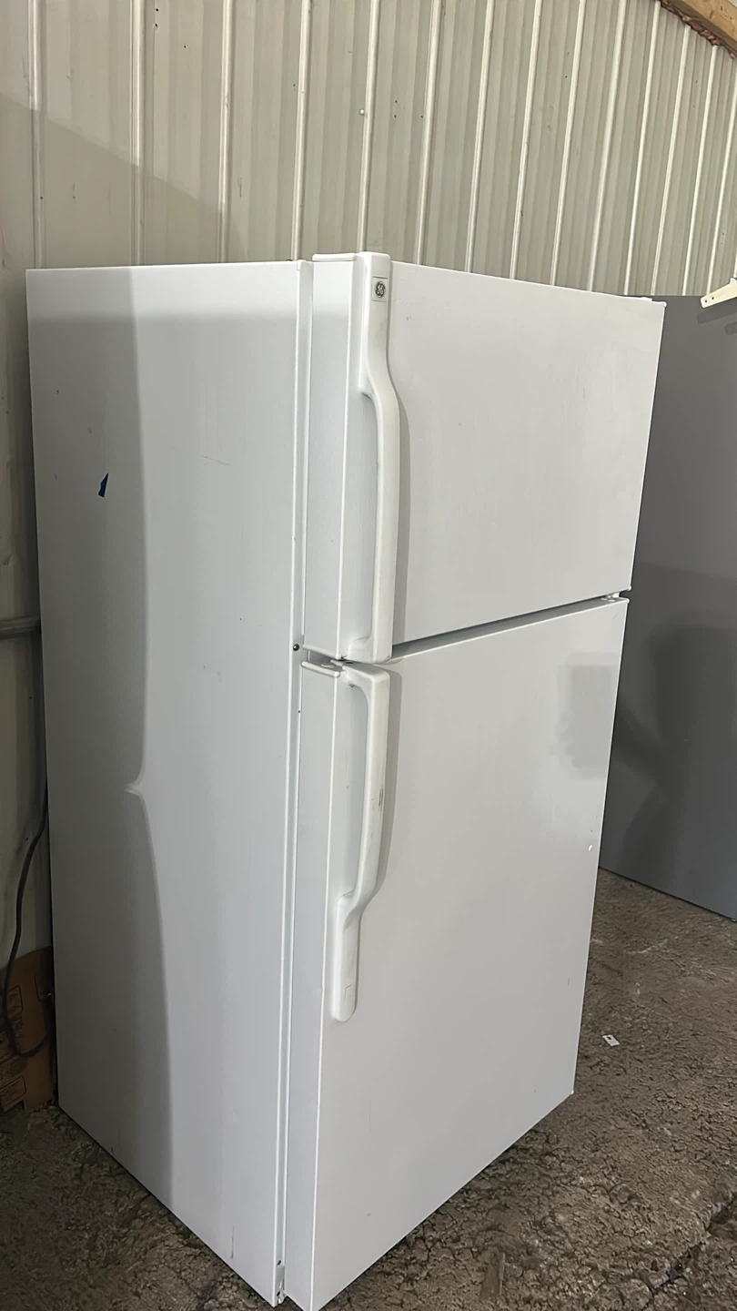 GE Refrigerator GTS16GBSFRWW - photo 3