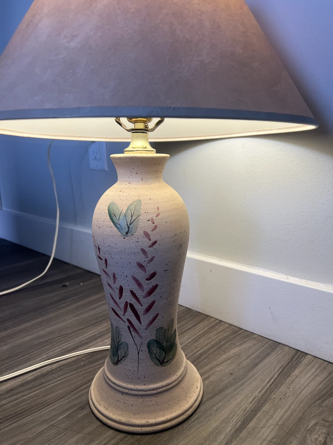 Table Lamp with Floral Design - photo 2