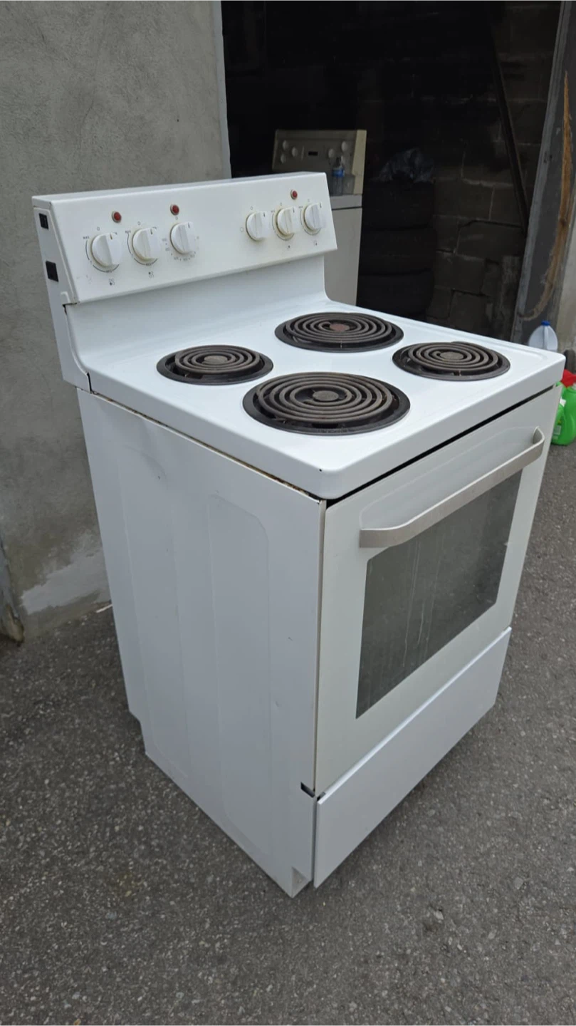 Marathon 4-Burner Electric Stove - photo 4