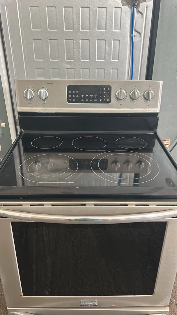 Frigidaire Electric Range - photo 2