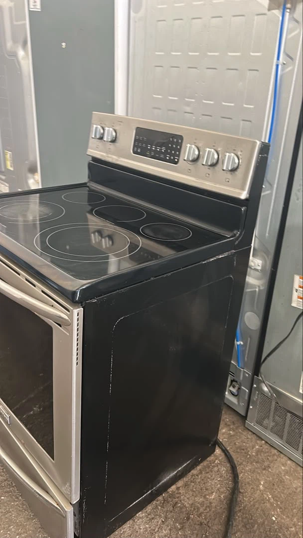 Frigidaire Electric Range - photo 3