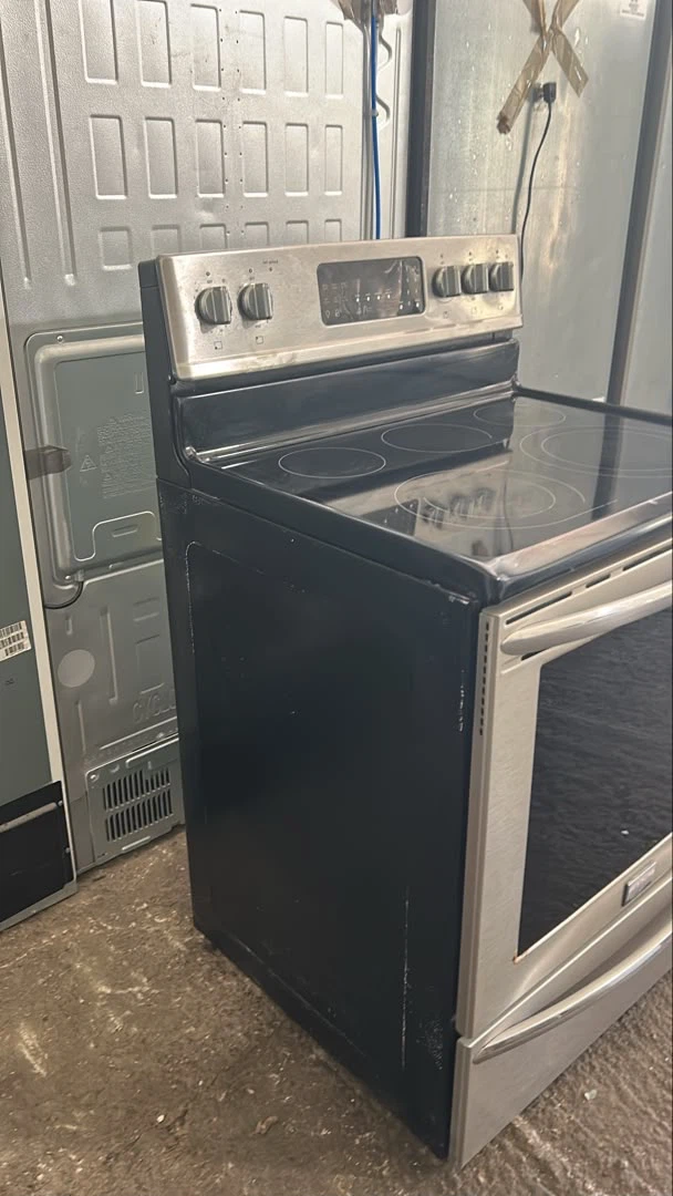 Frigidaire Electric Range - photo 4