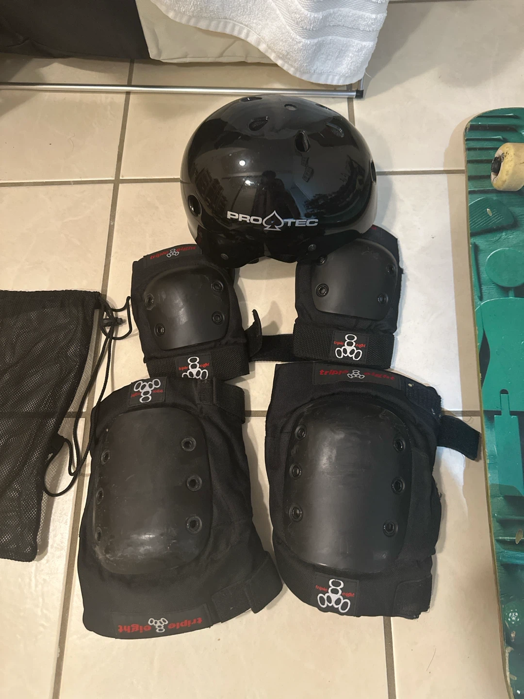 Complete Skateboard Set with Board, Helmet, Pads, and Tool - photo 3