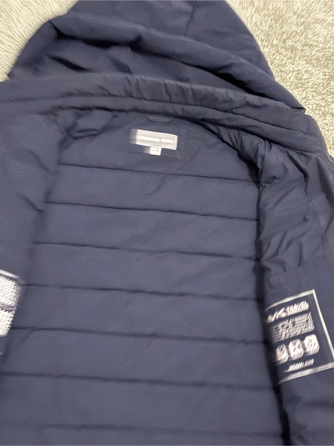 Michael Kors Puffer Jacket in good condition - photo 4