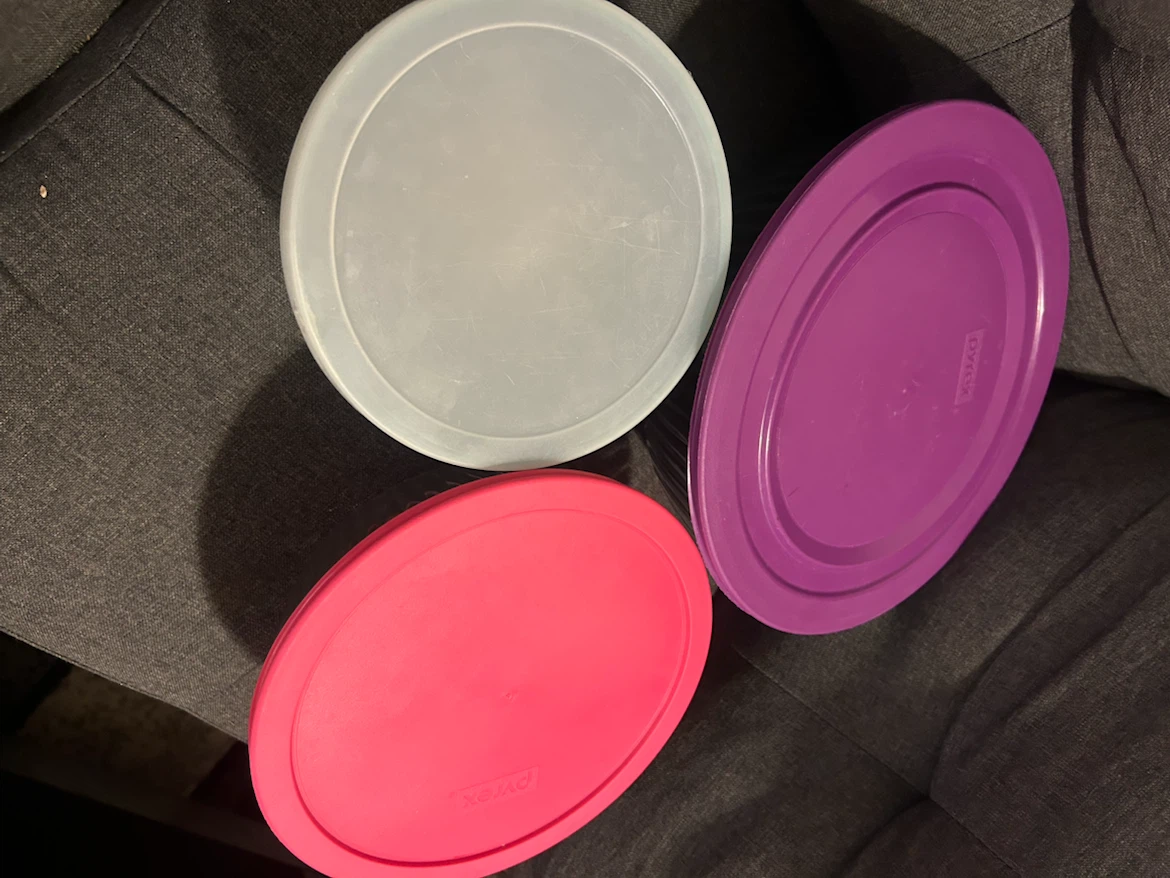 Pyrex Mixing Bowls with Lids