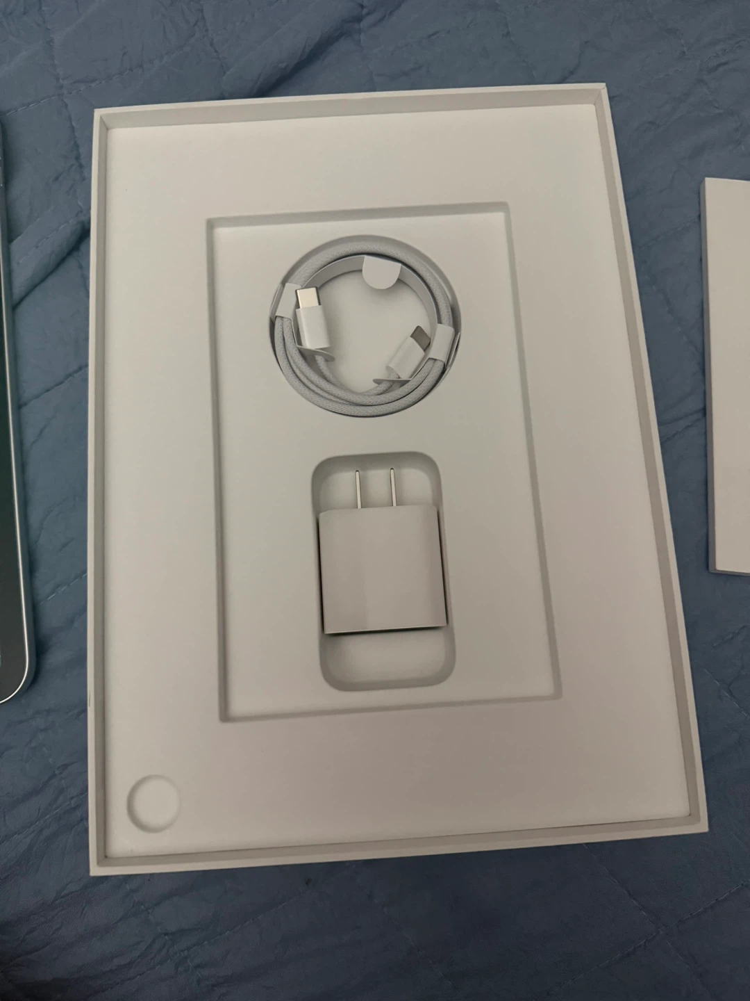 Apple iPad A16 - photo 3