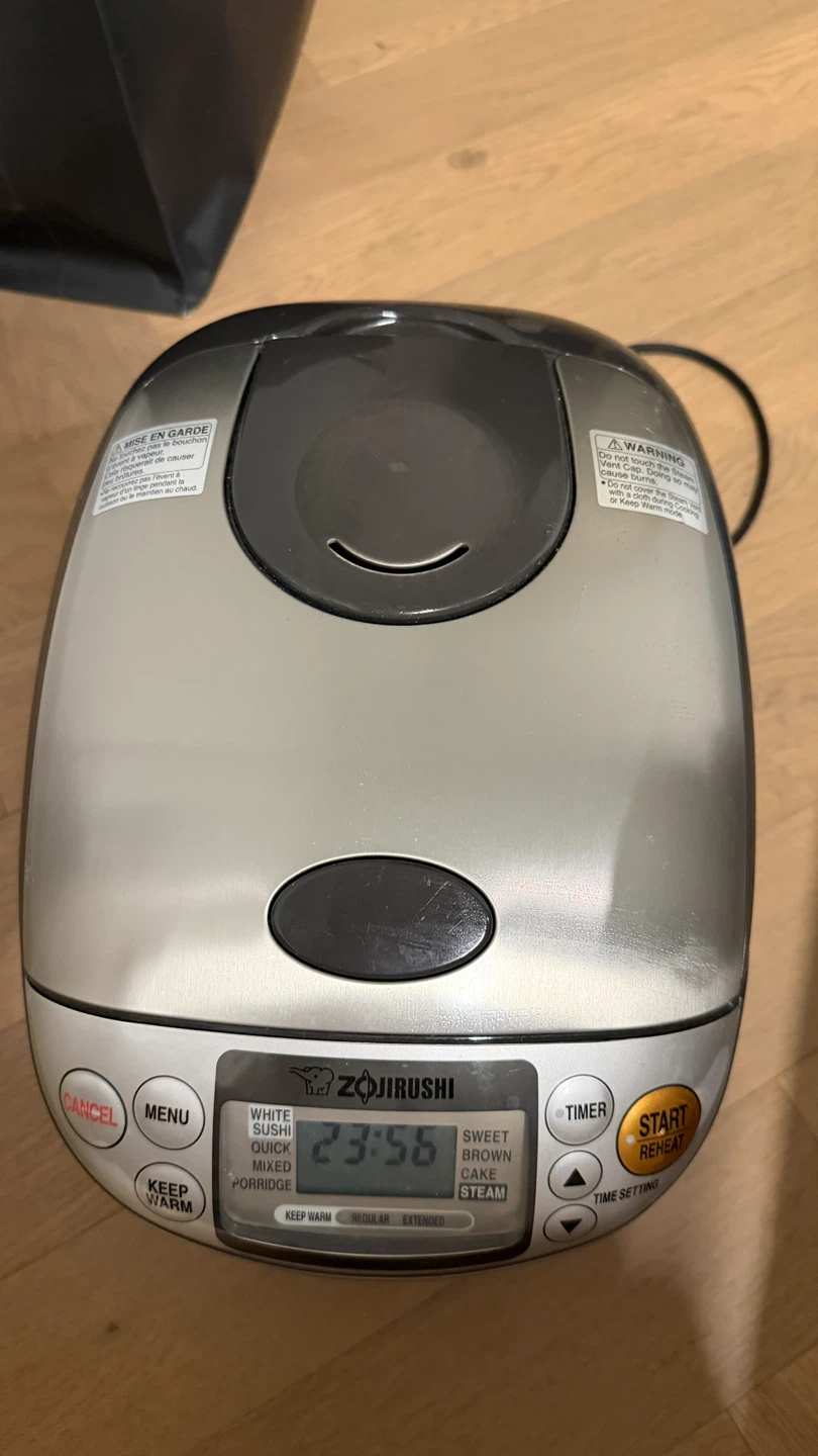 Zojirushi Rice Cooker 5.5 Cups