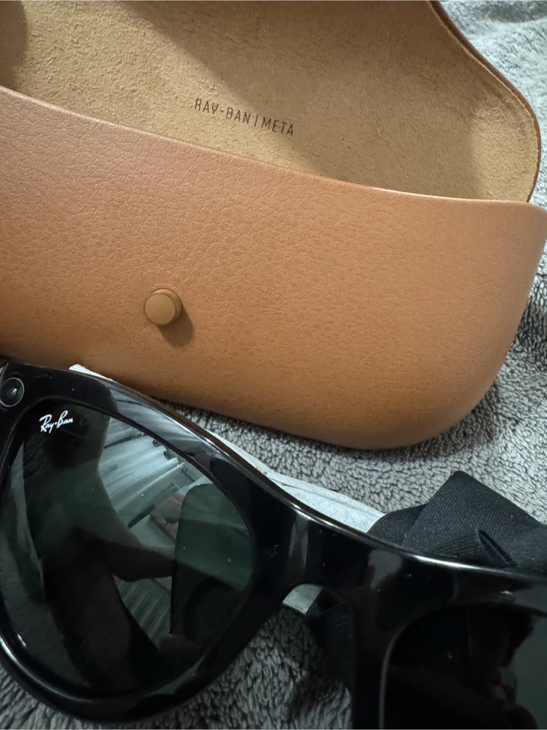 Ray-Ban Wayfarer Sunglasses with Case - photo 3