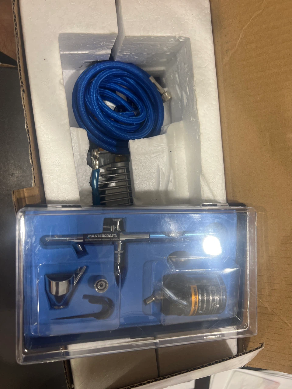 Mastercraft Air Brush Compressor and Air Brush Kit - photo 2