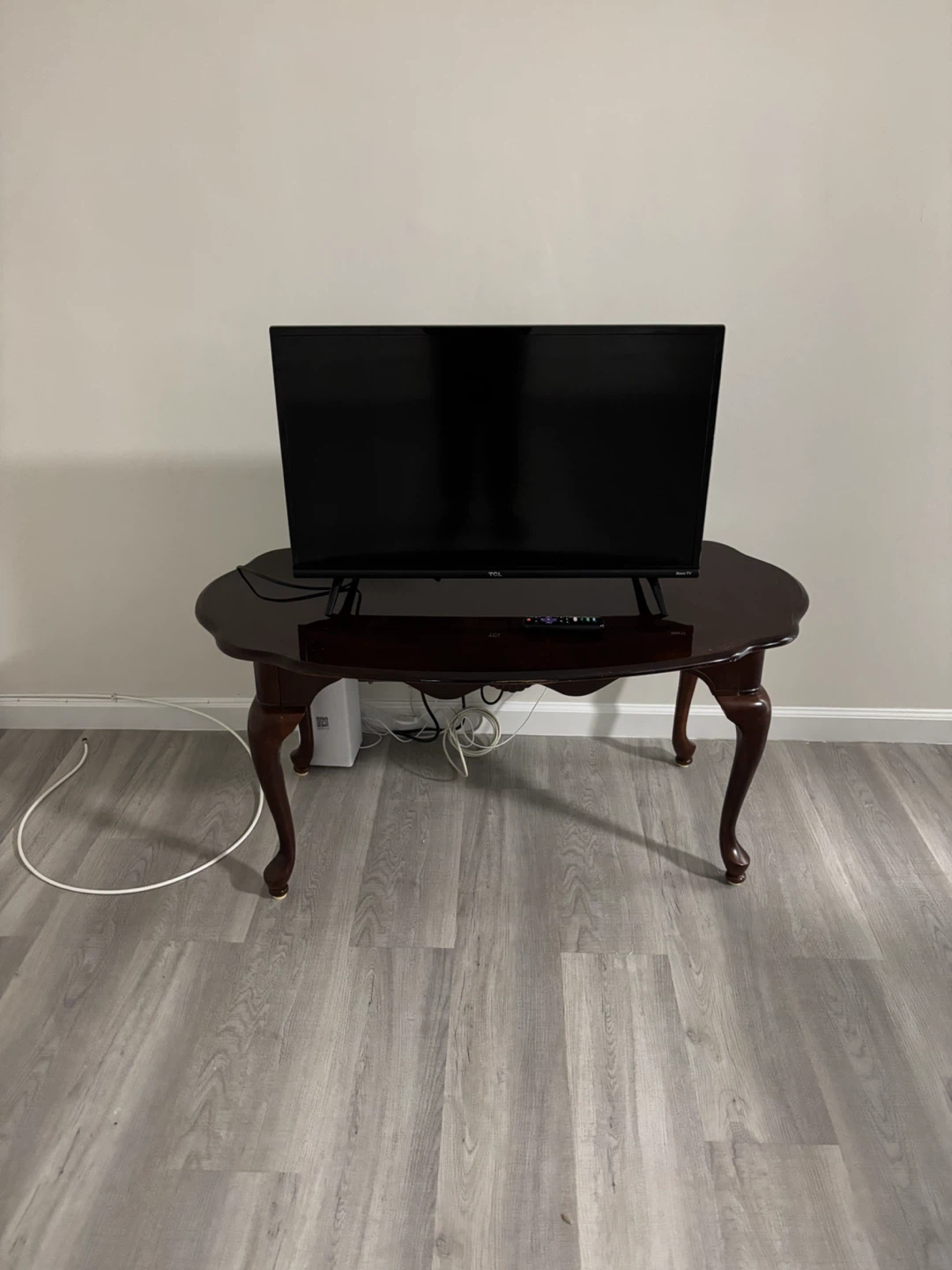 TCL Roku TV 43”