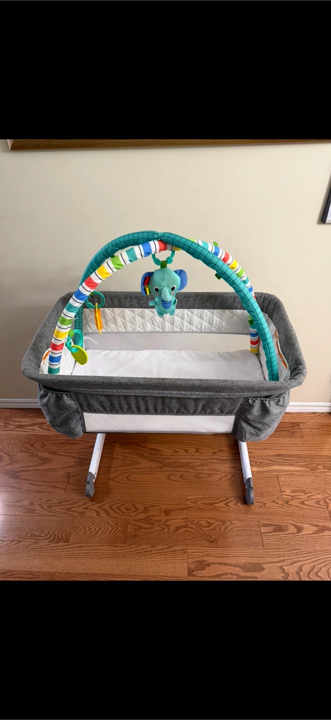 Baby Bed with Hanging Toys - Height Adjustable - photo 4