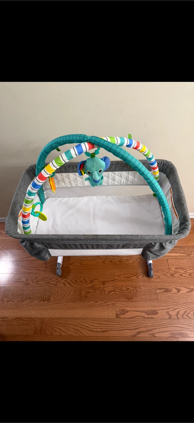 Baby Bed with Hanging Toys - Height Adjustable - photo 5