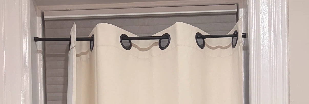 2x curtain tension rods