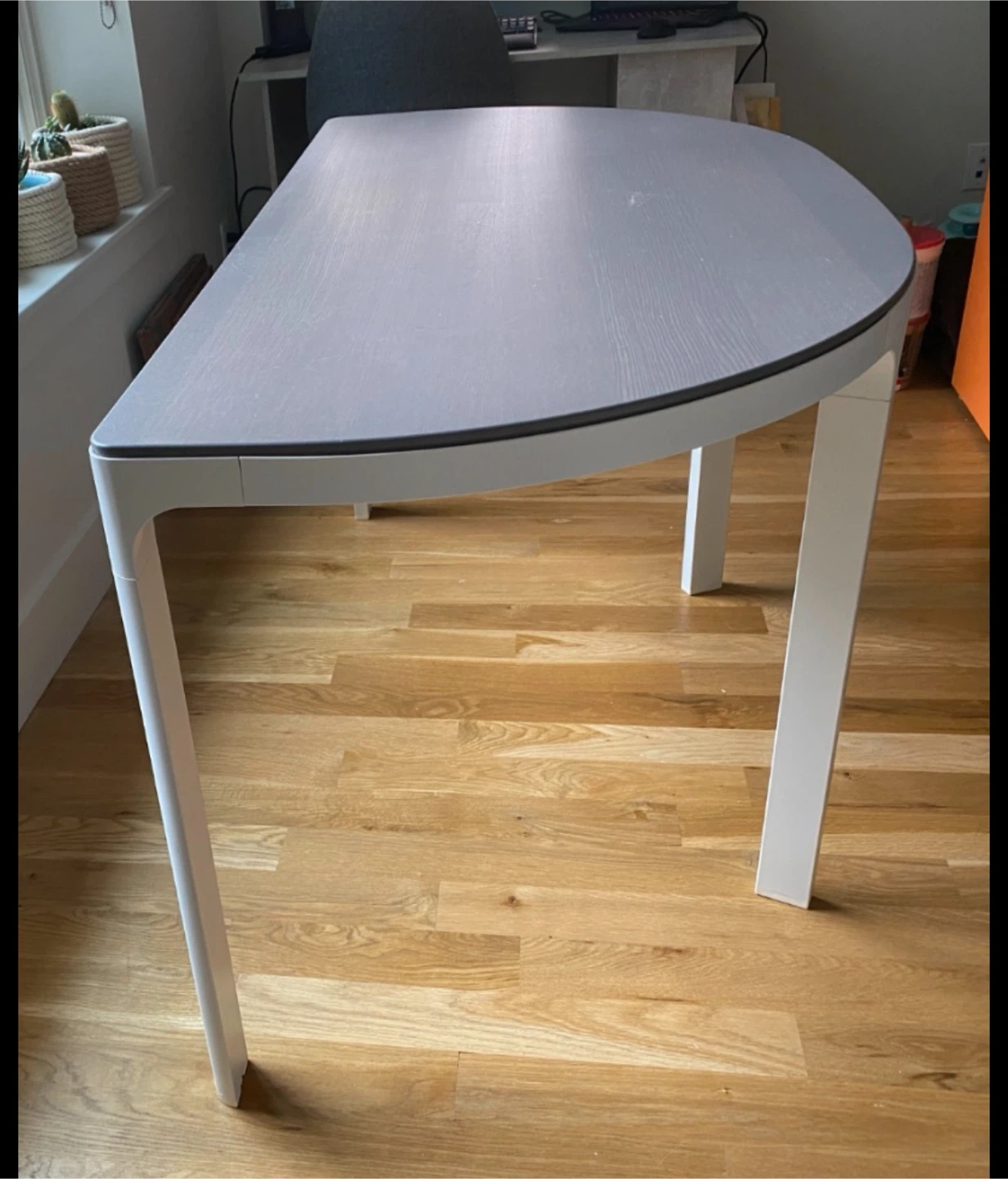 IKEA BEKANT Table - photo 3