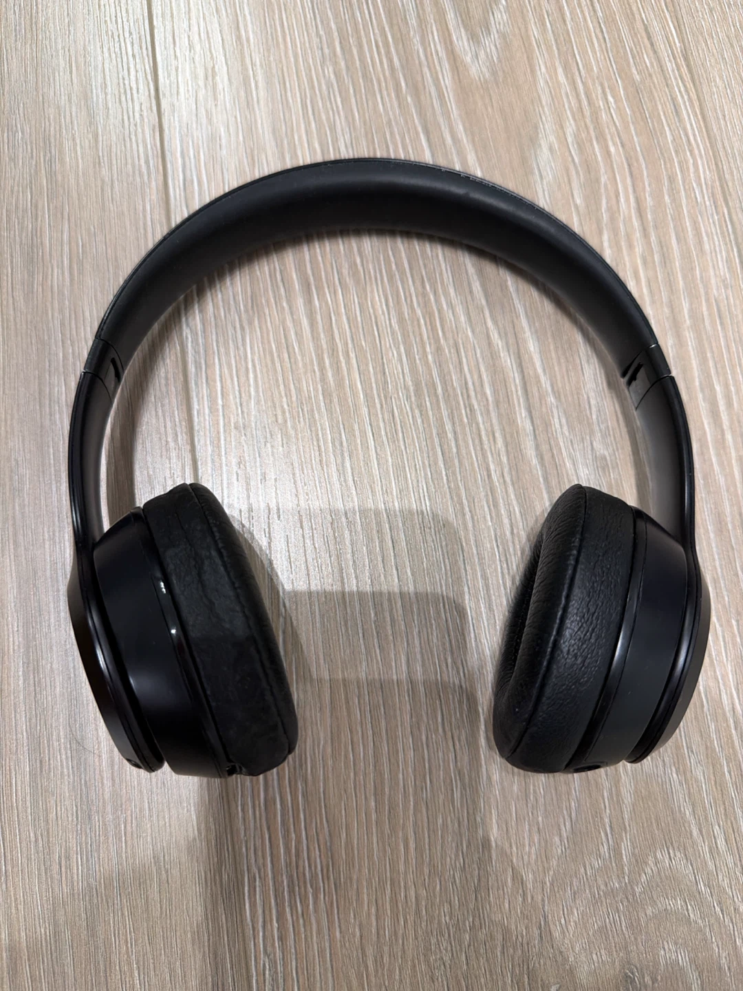 Beats Solo3 Wireless On-Ear Headphones - Black - photo 2