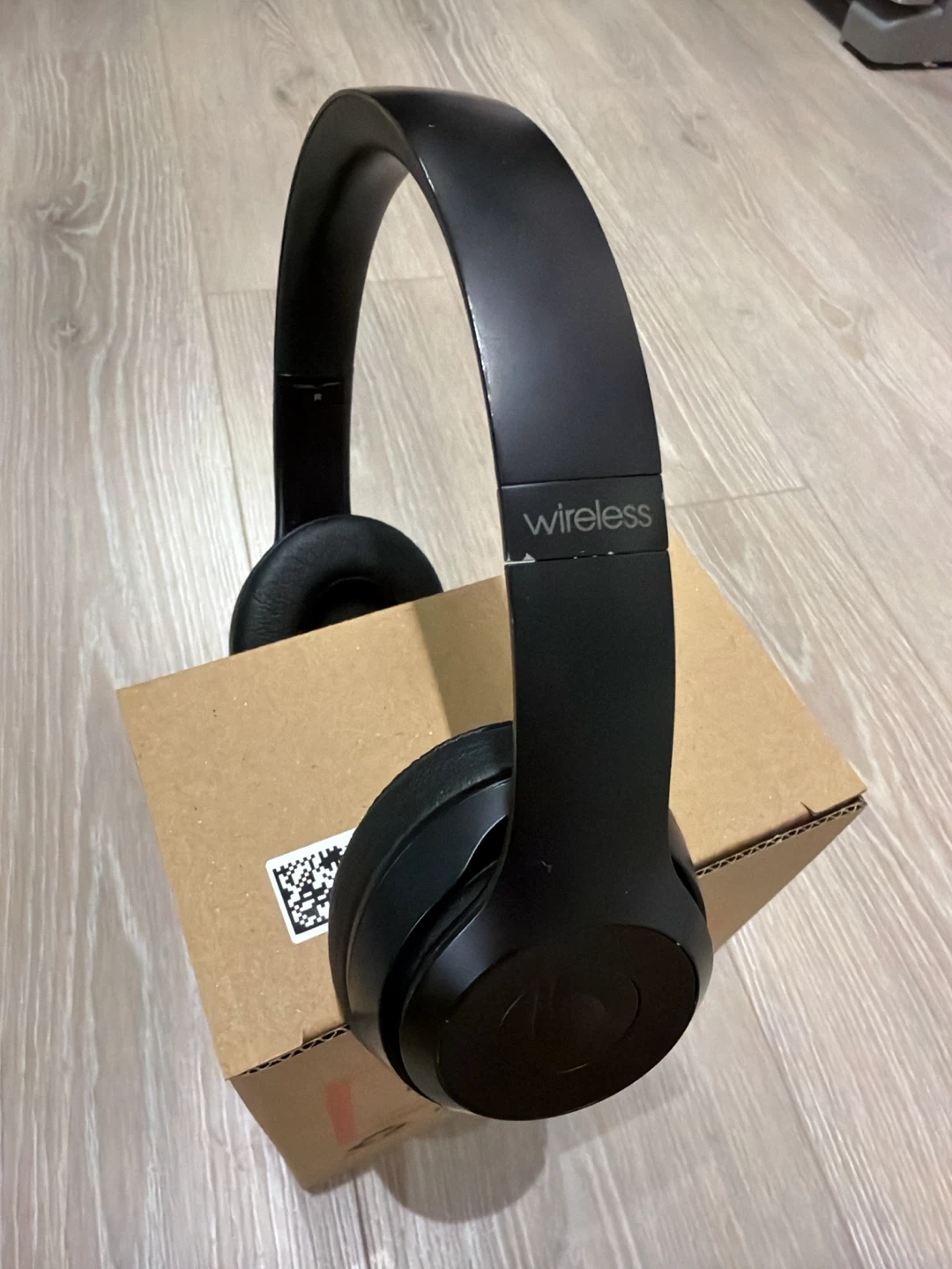 Beats Solo3 Wireless On-Ear Headphones - Black - photo 3