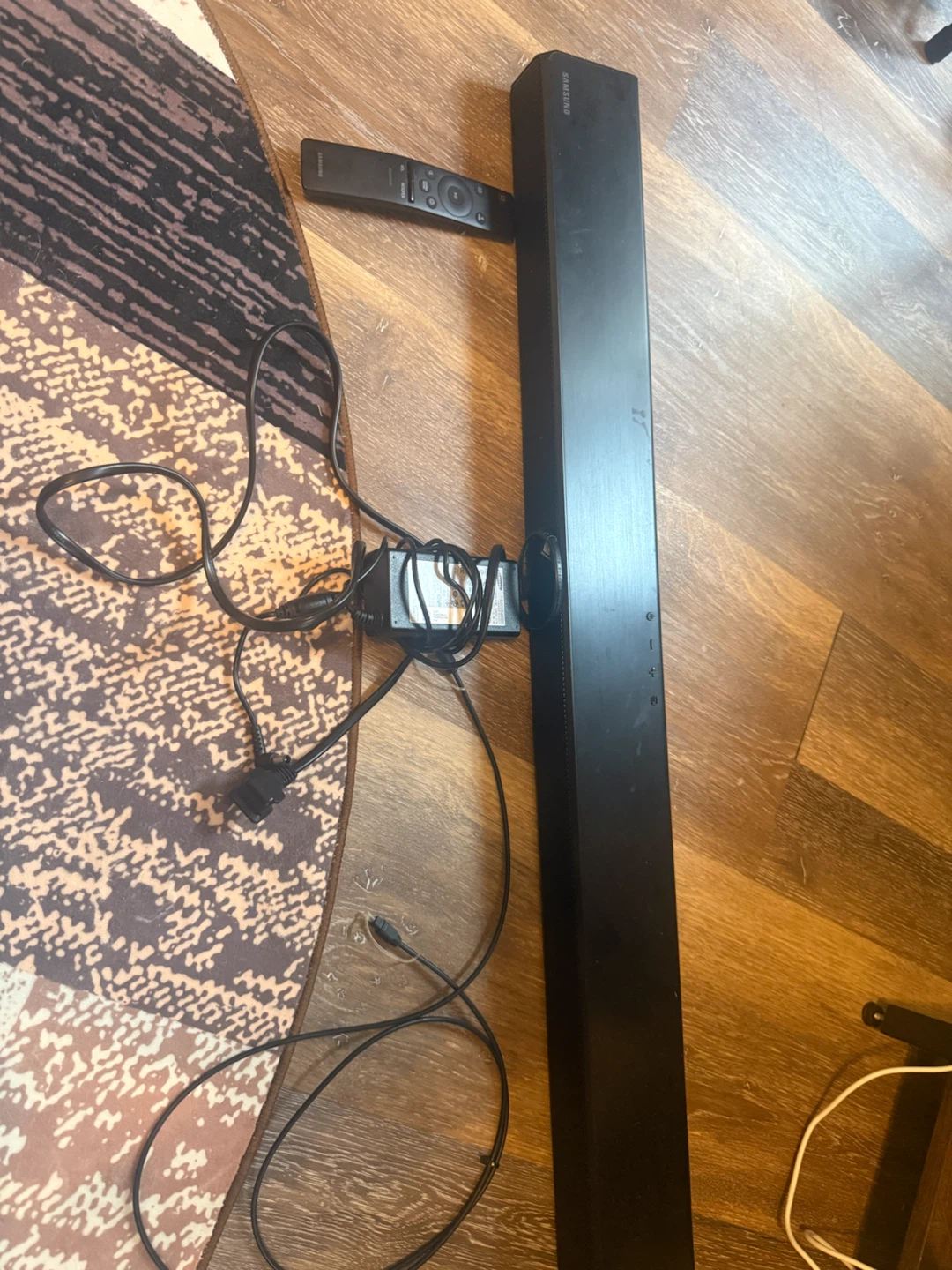 Samsung HW-T550 Soundbar with Remote and Power Adapter