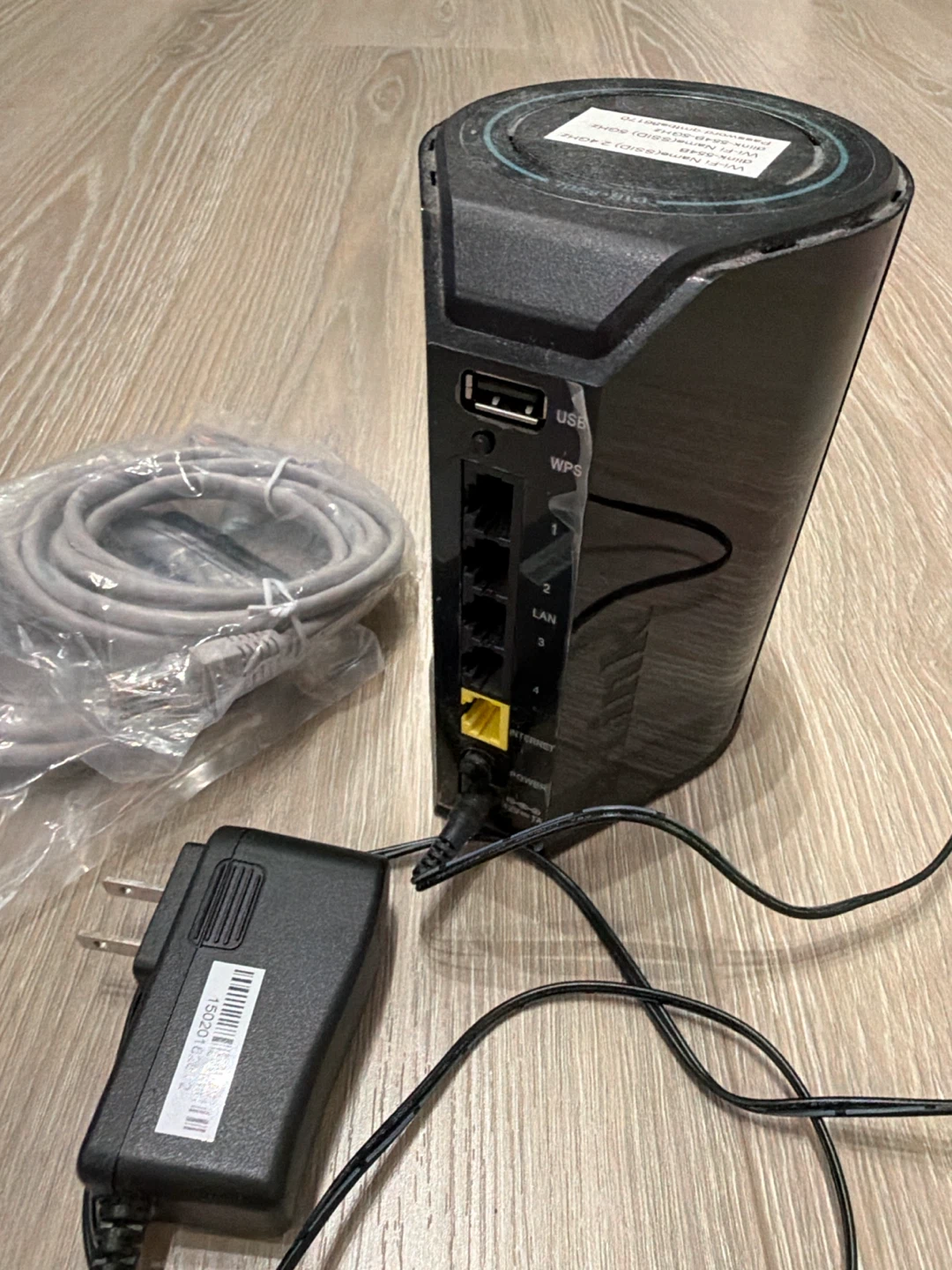 D-Link DIR-820L Wireless AC1200 Router - photo 3