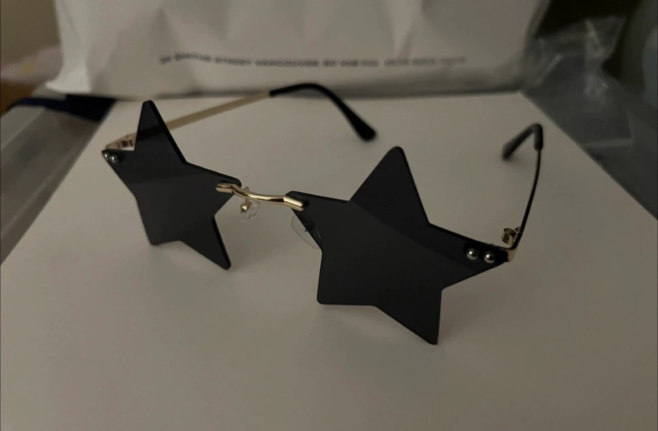 Star-shaped sunglasses