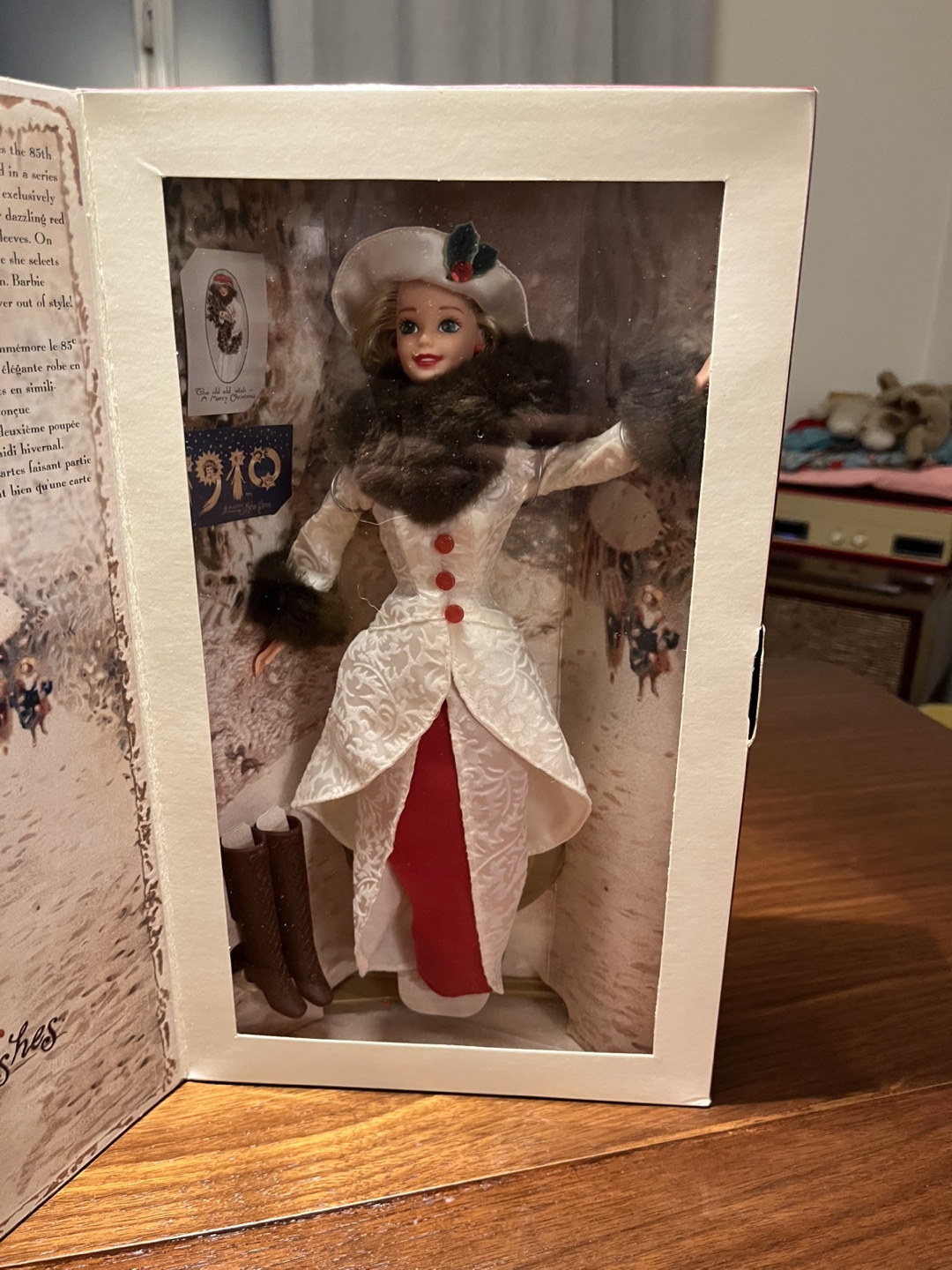 Hallmark Special Edition Barbie Holiday Memories Doll - photo 4