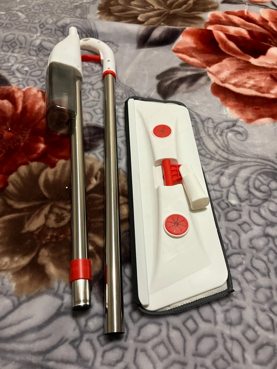 Spray Mop with Refillable Pad
