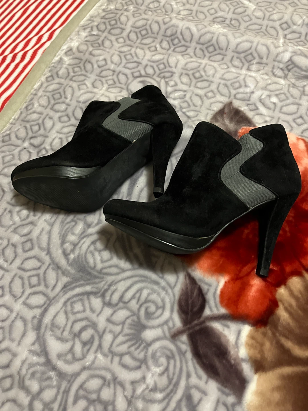 Black Suede Ankle Boots - photo 2