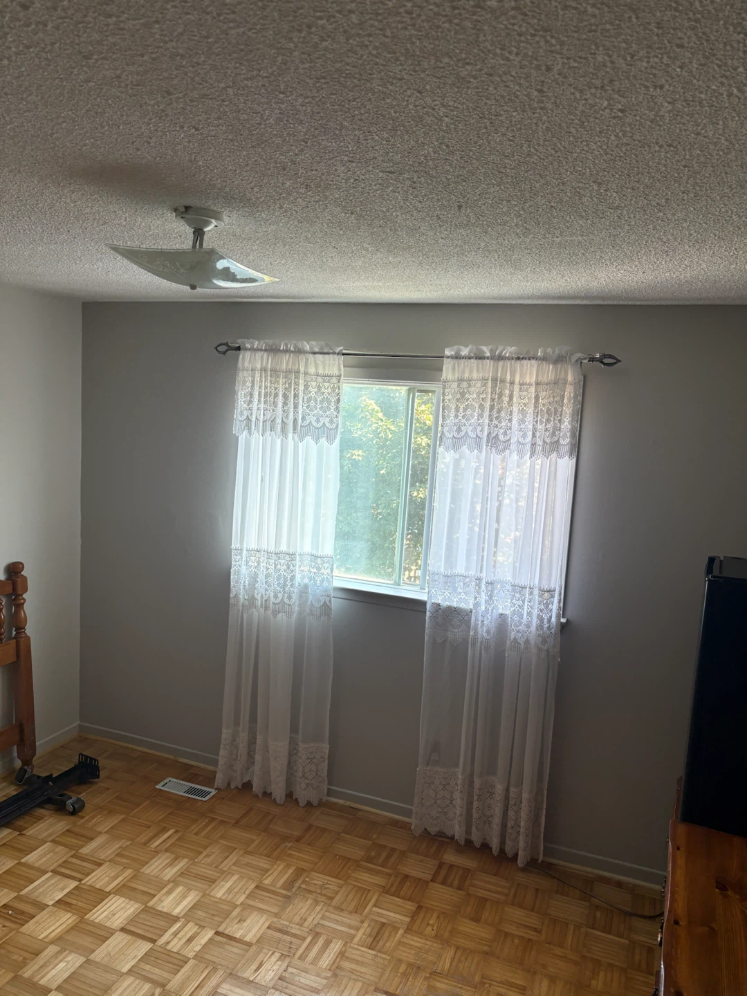 Room for Rent Brampton - photo 3
