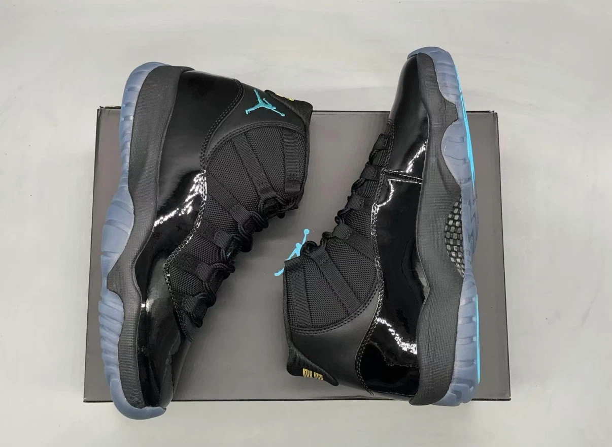 Jordan 11 Retro (Size 8.5) Black Blue
