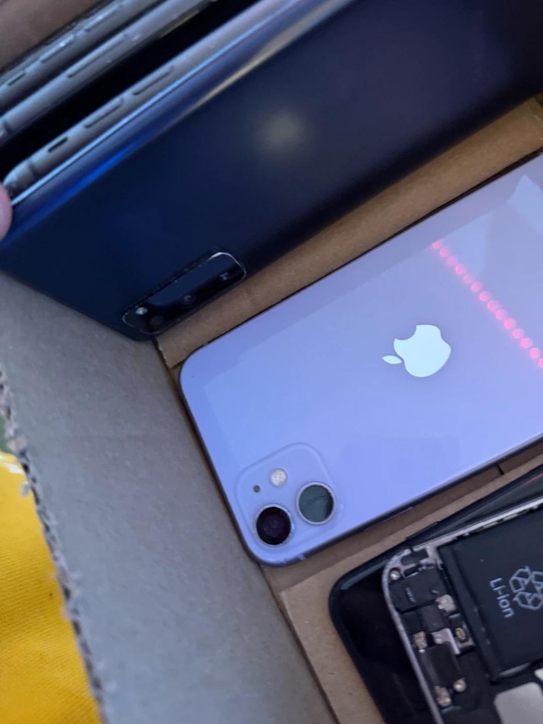 Trading phone lot for broken tech - photo 2