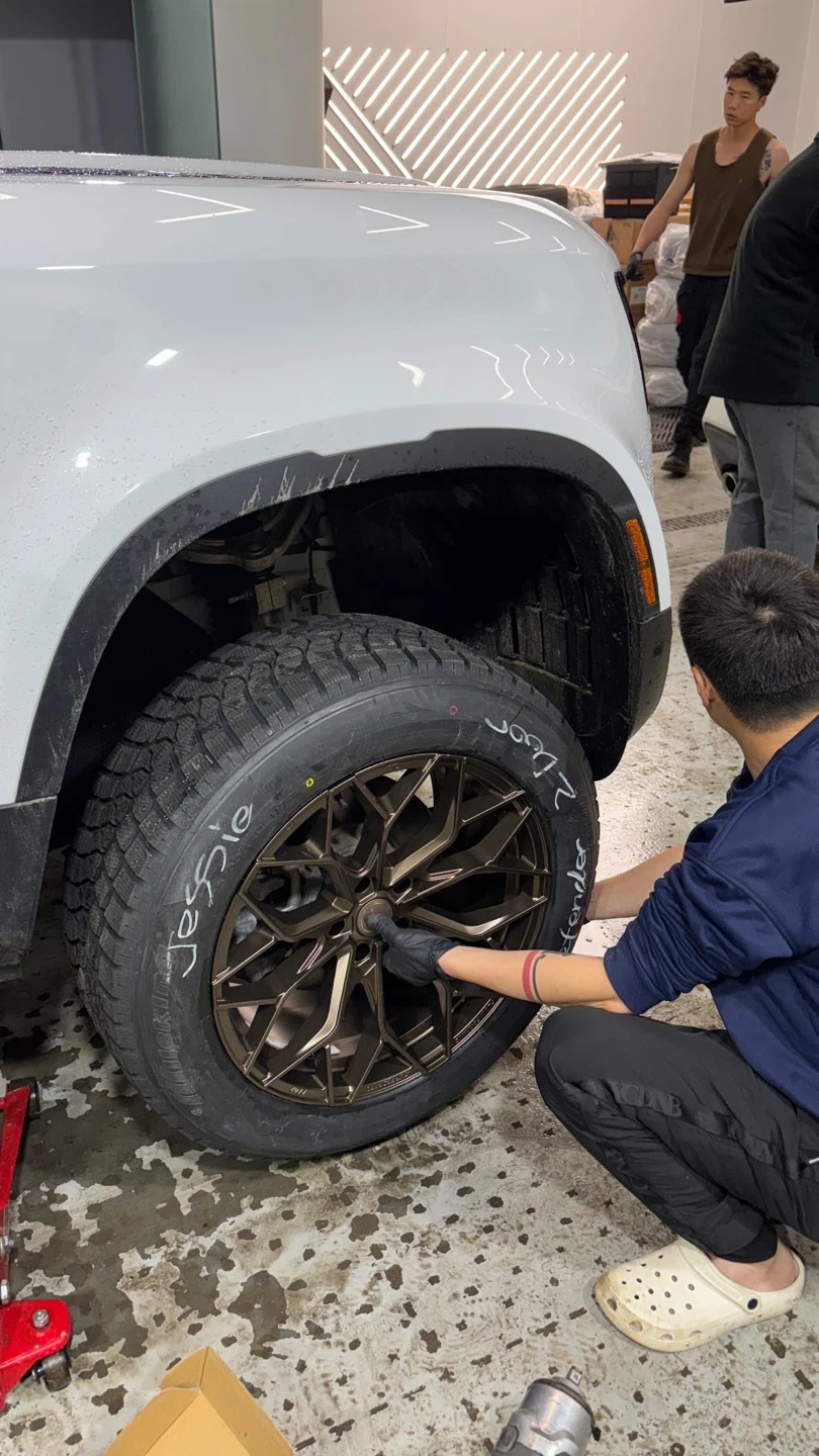 Land Rover Defender 20” Winter Set - photo 2