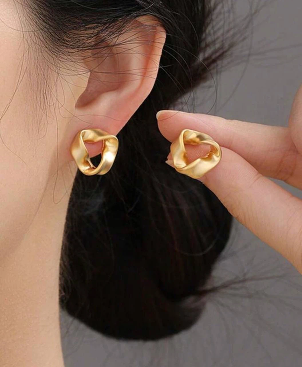 4-Pair Gold & Pearl Earring Set - photo 4