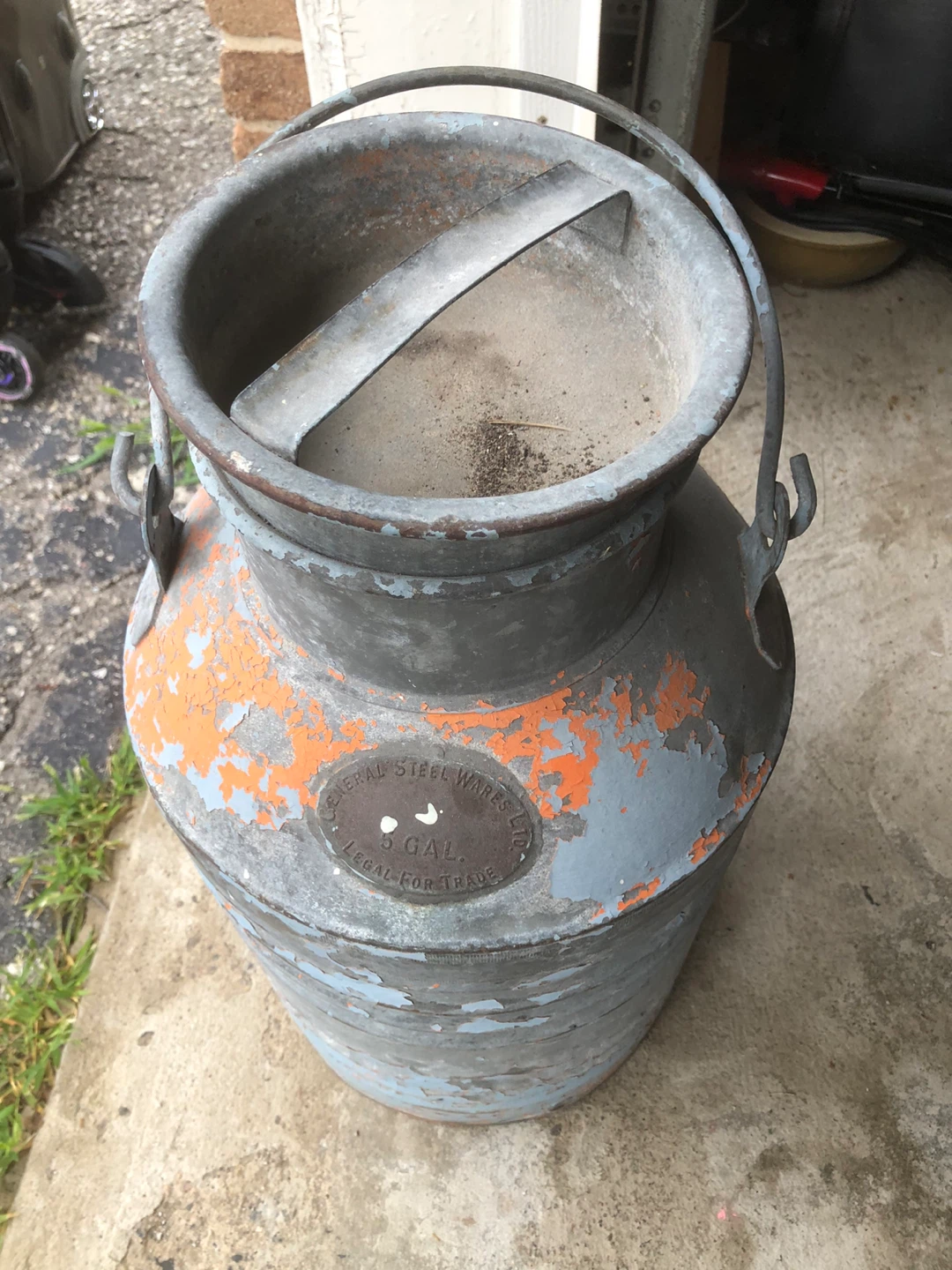 Vintage 5 Gallon Metal Milk Can - photo 3