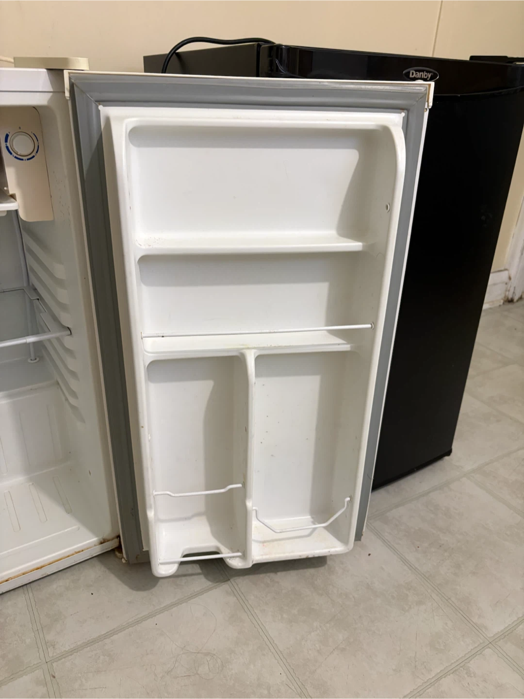Mini fridge. - photo 4
