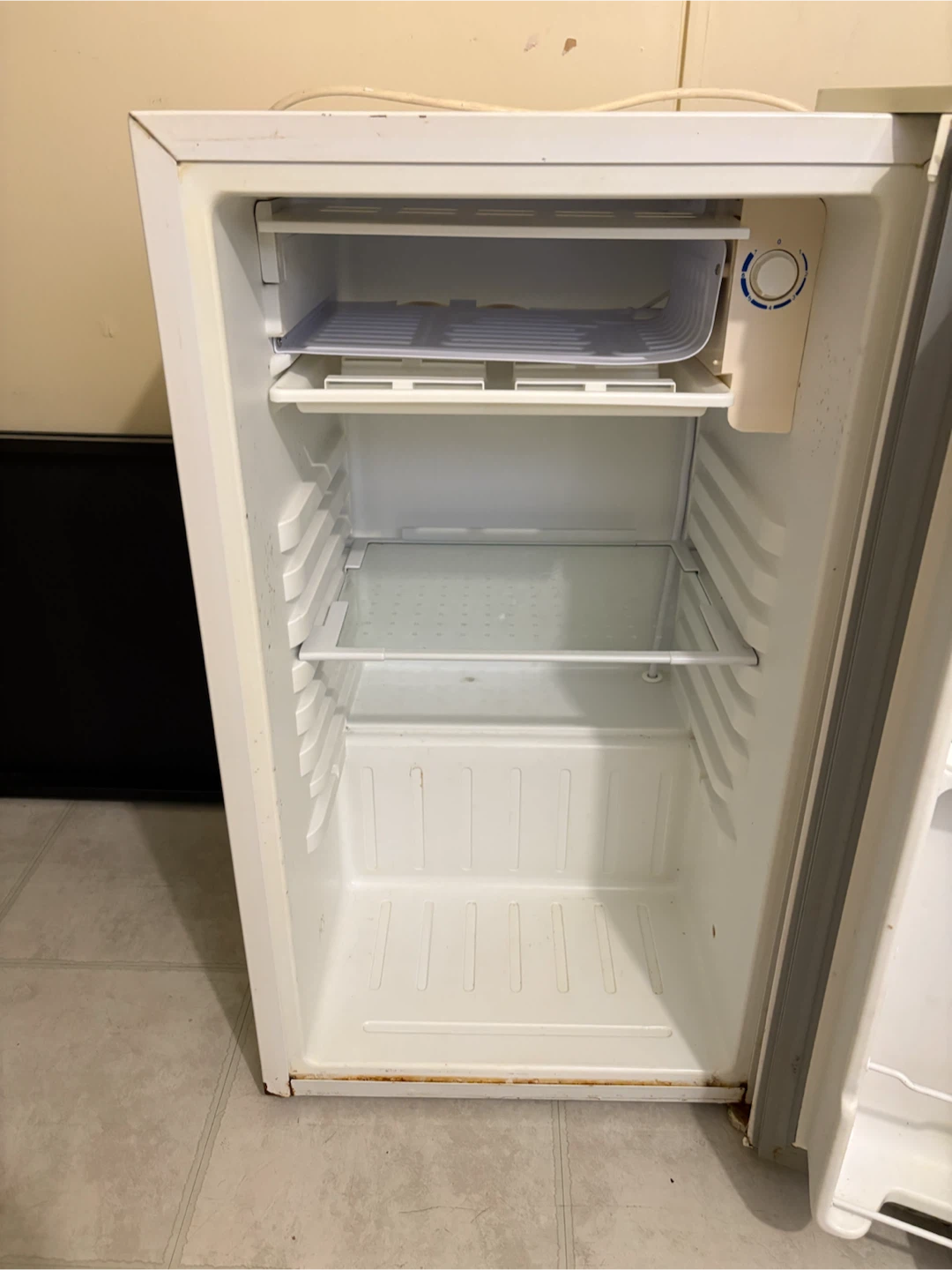 Mini fridge. - photo 5