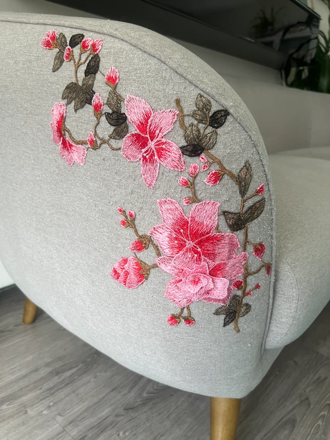 Light Grey Loveseat with Floral Embroidery - photo 5