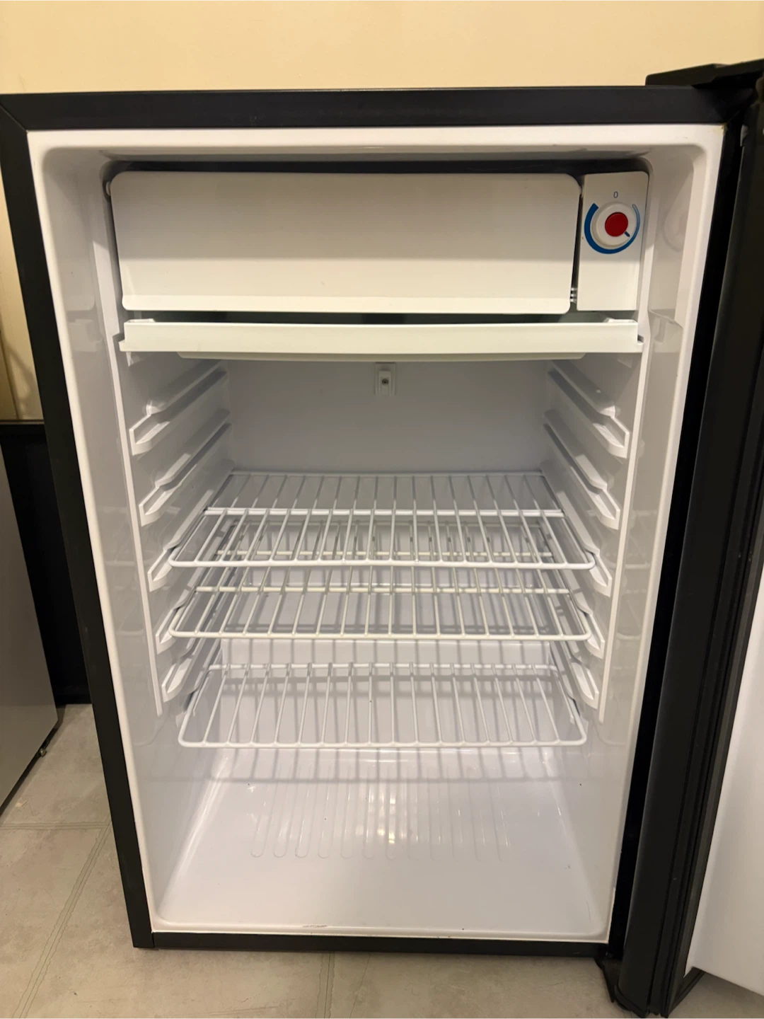 Mini Fridge - photo 4