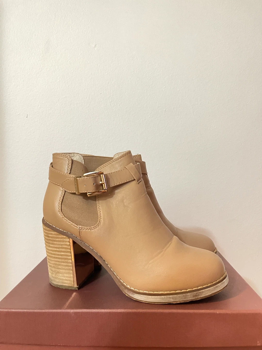 Women’s shoe lot - photo 3